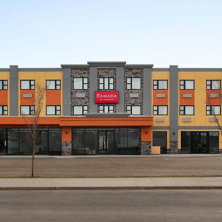 Ramada By Wyndham West Edmonton Hotel & Suites Exteriör bild
