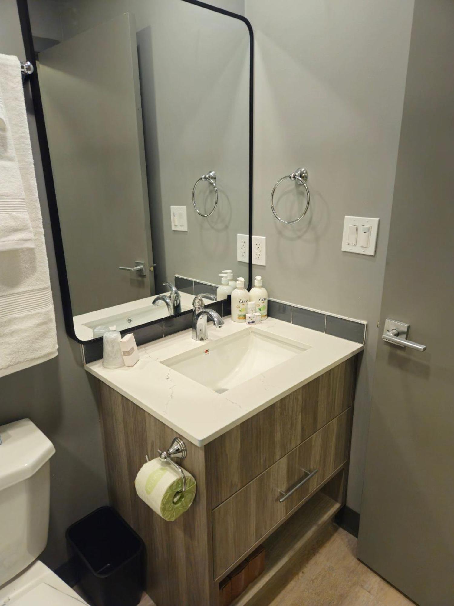 Ramada By Wyndham West Edmonton Hotel & Suites Exteriör bild