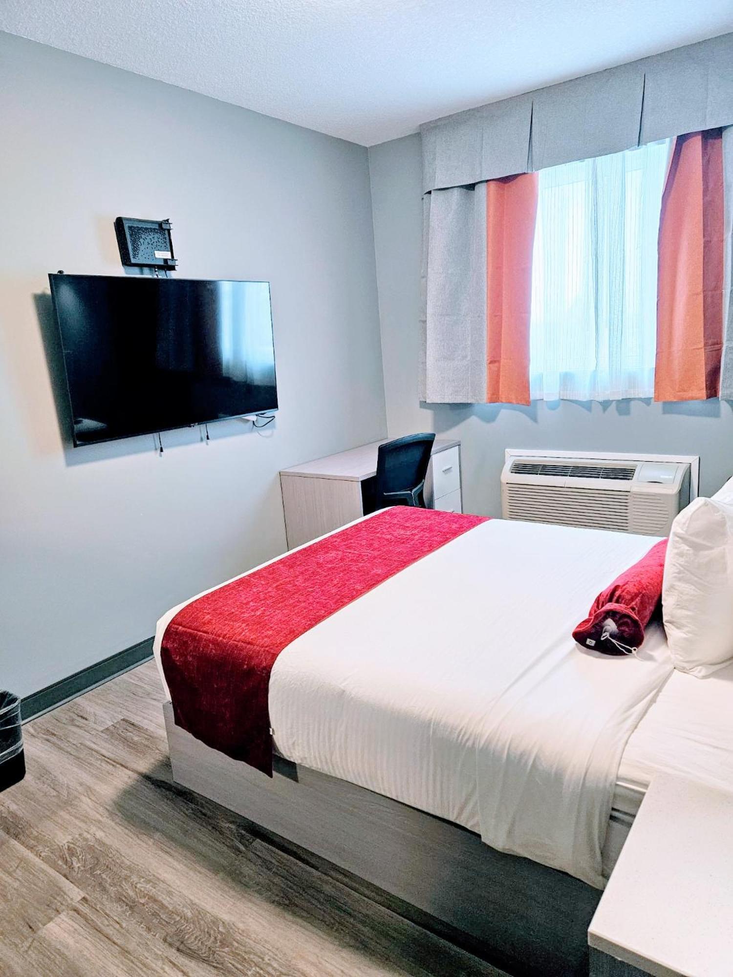 Ramada By Wyndham West Edmonton Hotel & Suites Exteriör bild