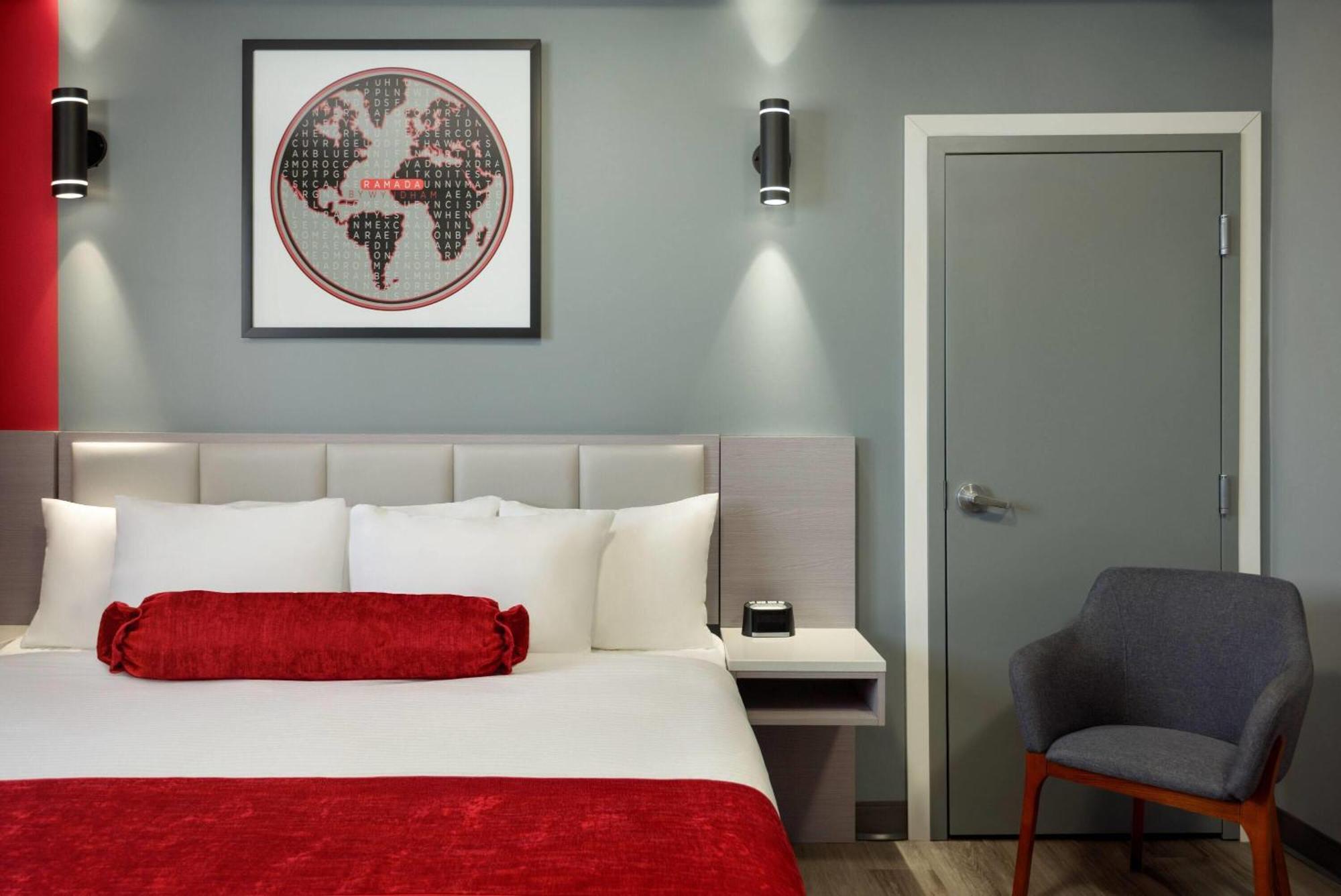 Ramada By Wyndham West Edmonton Hotel & Suites Exteriör bild