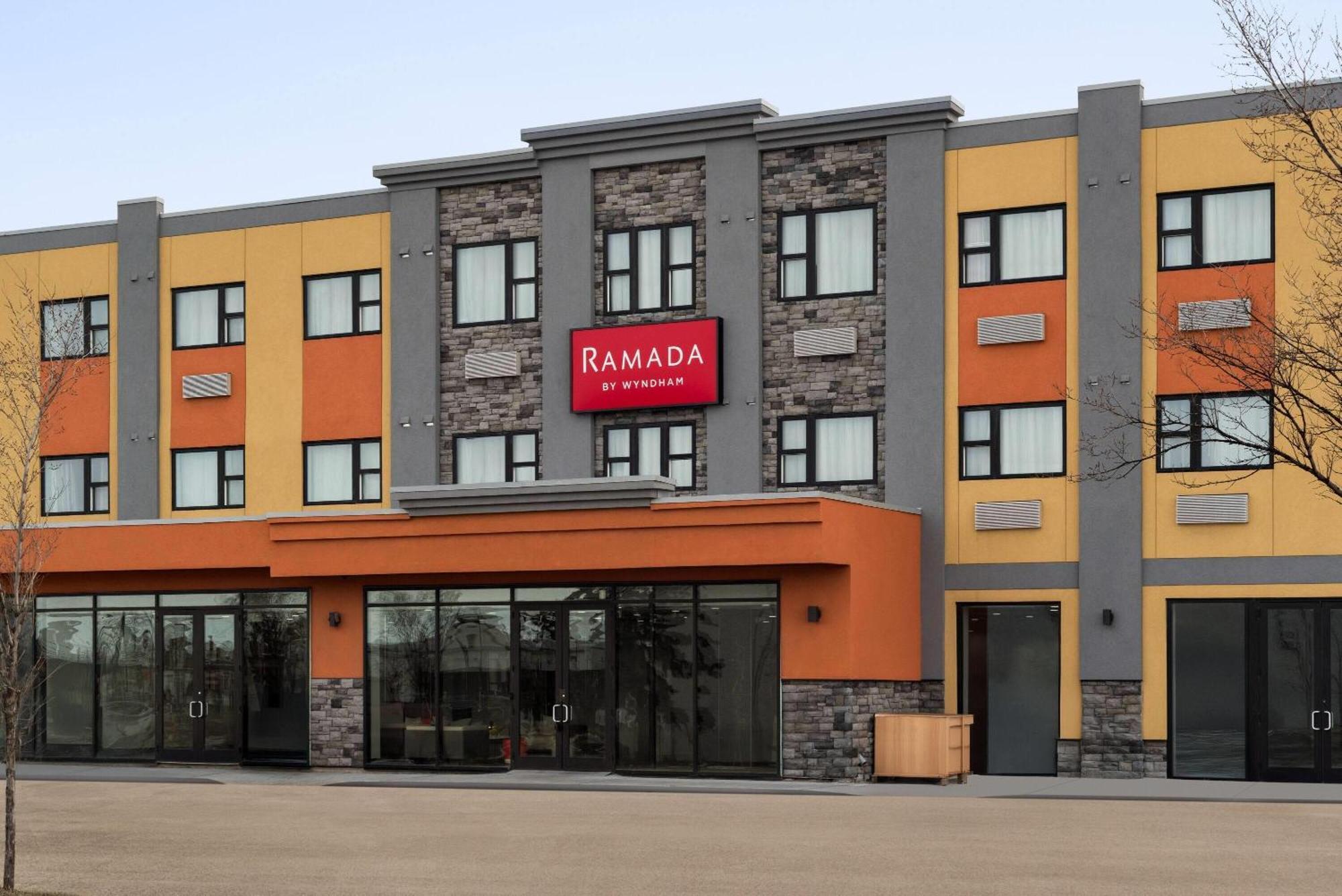 Ramada By Wyndham West Edmonton Hotel & Suites Exteriör bild